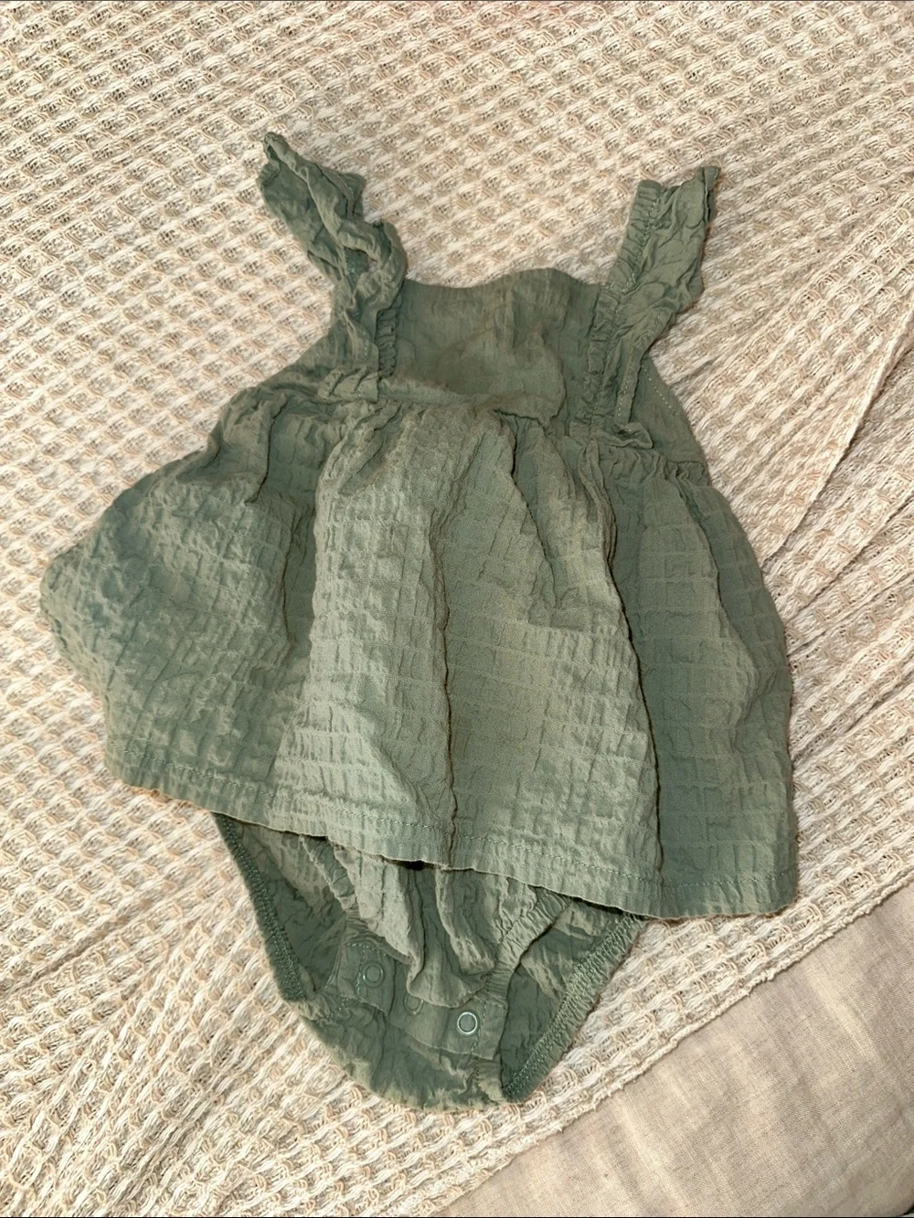 Bundle of 3-6month baby girl outfits